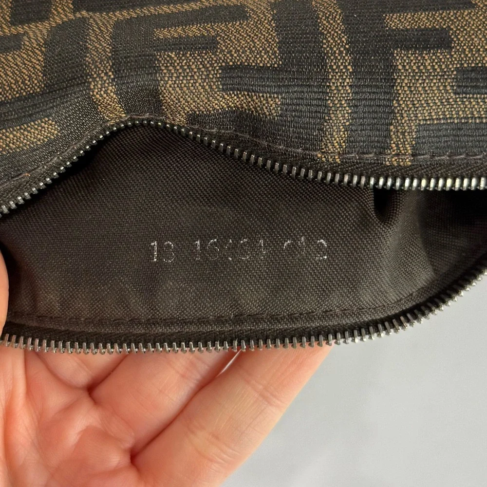 ✨SOLD✨ Vintage Fendi Zucca Baguette - Picture 10 of 10